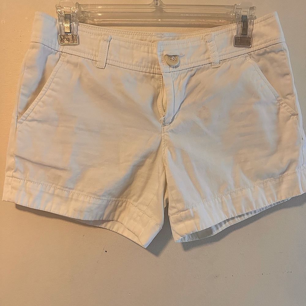 Lilly Pulitzer new w/o tags white shorts NO STAINS or yellowing!!